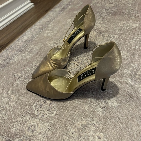Stuart Weitzman gold fabric heels. Worn one time - Picture 3 of 3